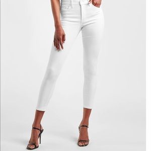 Express Mid Rise White Knit Supersoft Skinny Jeans size 2R NWT